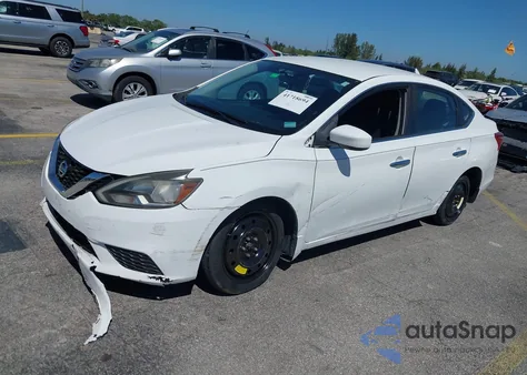 2017 Nissan Sentra S z USA, uszkodzony, nr VIN 3N1AB7AP5HY228891